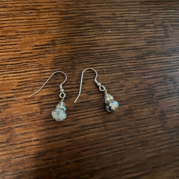 Sparkly one of a kind never worn dangling earrings! - Picture 2 of 5